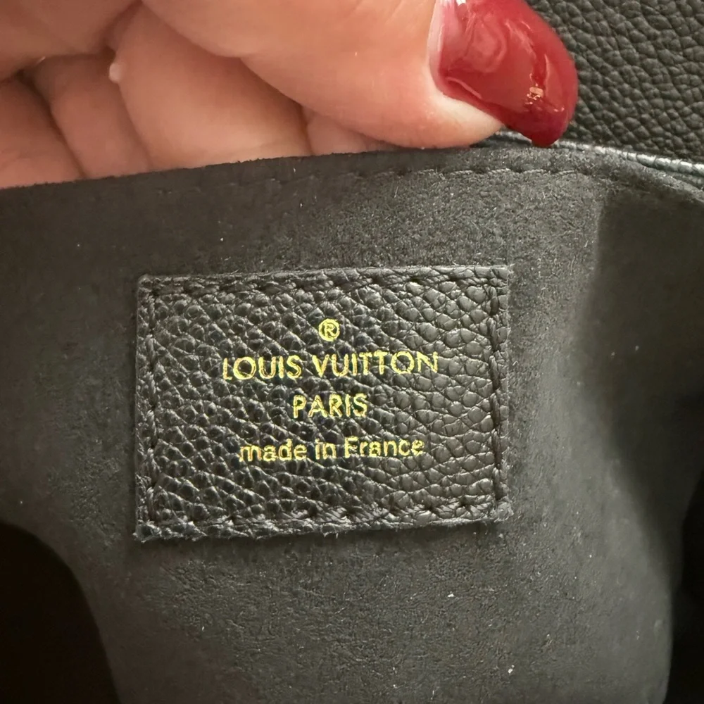 Louis Vuitton favorite MM - Picture 9 of 15